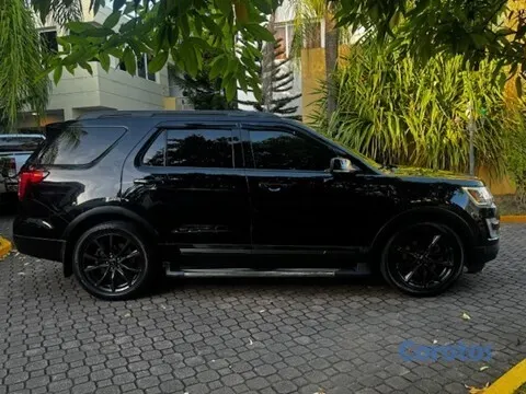 2017 Ford Explorer — foto 4 / 10