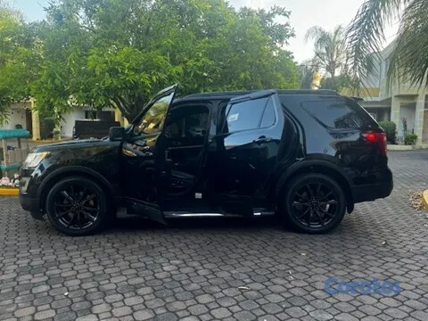 2017 Ford Explorer — foto 6 / 10