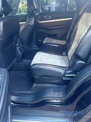 2017 Ford Explorer — foto 7 / 10
