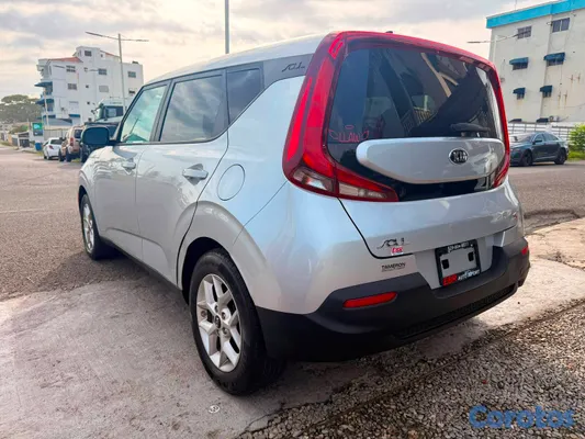 2020 Kia Soul — foto 4 / 9