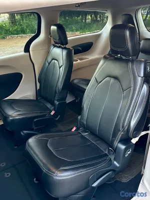 2020 CHRYSLER Town & Country — foto 5 / 7