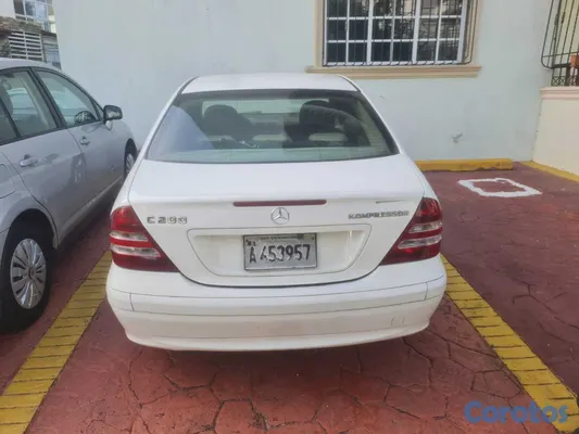 2006 Mercedes-Benz Clase C — foto 2 / 7