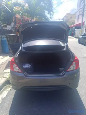 2018 Nissan Versa — foto 7 / 14