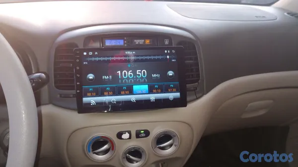2011 Hyundai Accent — foto 3 / 6