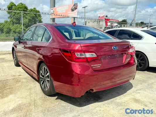 2019 Subaru Legacy — foto 8 / 13