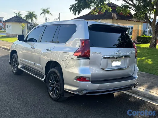 2010 Lexus Gx — foto 3 / 8