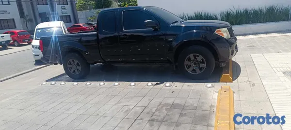 2005 Nissan Frontier — foto 2 / 6