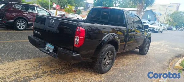 2005 Nissan Frontier — foto 4 / 6