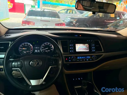 2015 Toyota Highlander — foto 12 / 15