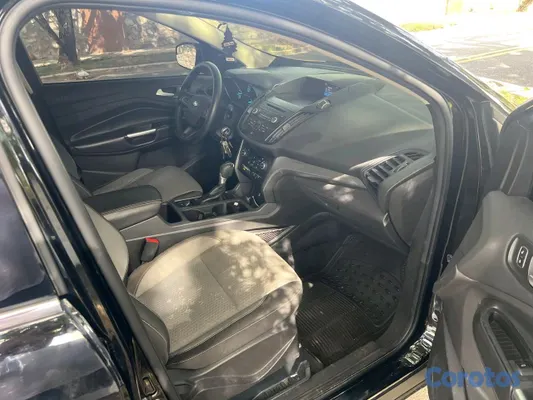 2017 Ford Escape — foto 6 / 12