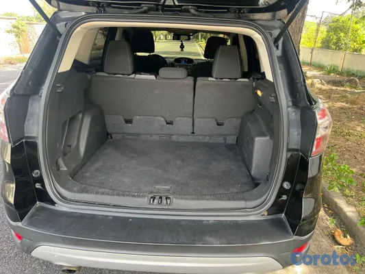 2017 Ford Escape — foto 8 / 12
