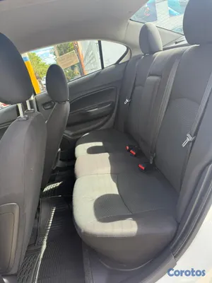 2020 Mitsubishi Mirage — foto 10 / 11