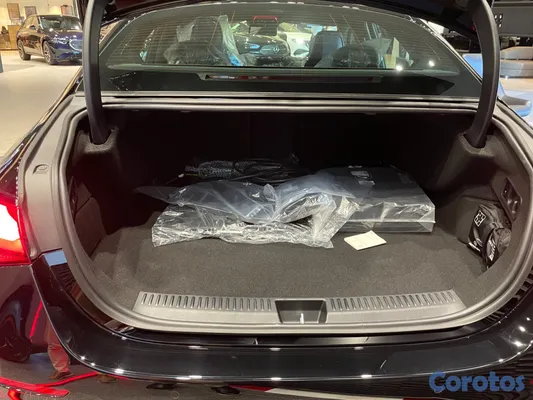 2026 Mercedes-Benz Clase E — foto 9 / 12
