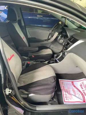 2017 Hyundai Accent — foto 3 / 5