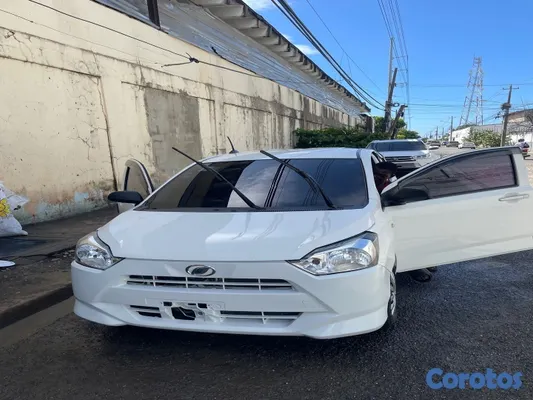 2018 Daihatsu Mira — foto 2 / 4