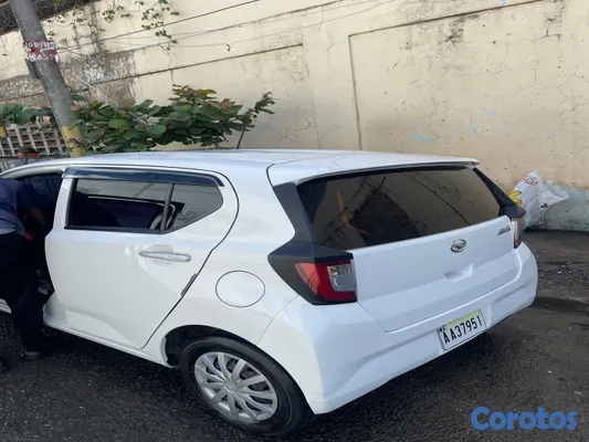 2018 Daihatsu Mira — foto 3 / 4