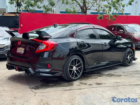 2017 Honda Civic — foto 5 / 12