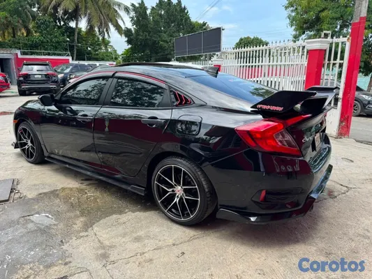 2017 Honda Civic — foto 9 / 12