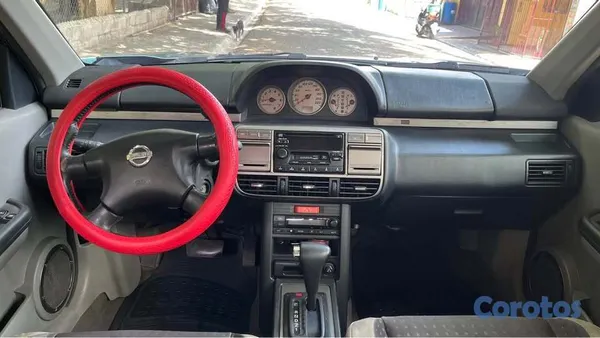 2002 Nissan X-Trail — foto 10 / 11