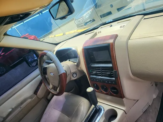2006 Ford Explorer — foto 3 / 3