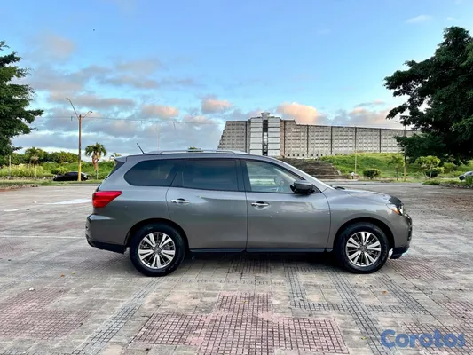 2020 Nissan Pathfinder — foto 3 / 9