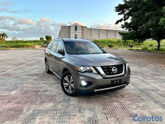 2020 Nissan Pathfinder — foto 5 / 9