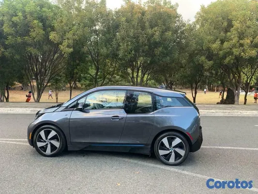 2017 BMW i3 — foto 5 / 9