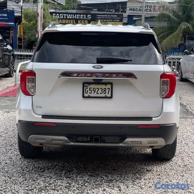2021 Ford Explorer — foto 5 / 10
