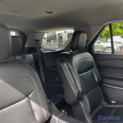 2021 Ford Explorer — foto 8 / 10