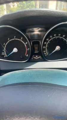 2014 Ford Fiesta — foto 6 / 10