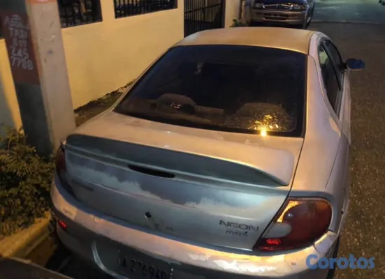 2002 Dodge Neon — foto 3 / 4