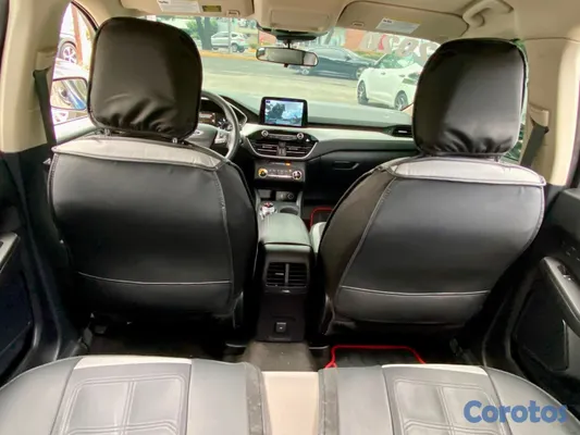 2020 Ford Escape — foto 7 / 10