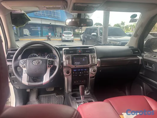 2014 Toyota 4 Runner — foto 6 / 14