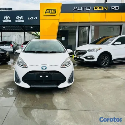 2018 Toyota Aqua — foto 1 / 10