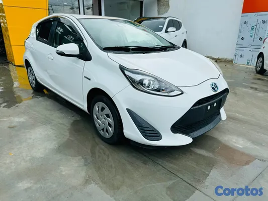 2018 Toyota Aqua — foto 2 / 10