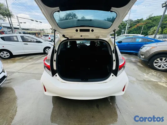 2018 Toyota Aqua — foto 10 / 10