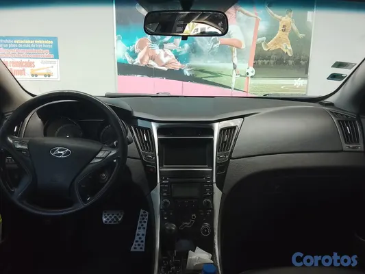 2011 Hyundai Sonata — foto 6 / 11
