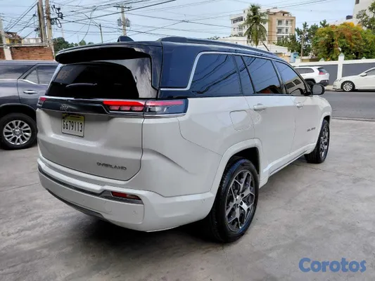 2024 Jeep Commander — foto 6 / 10