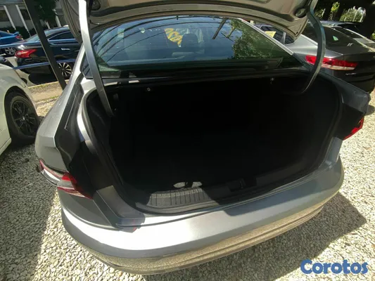 2020 Volkswagen Jetta — foto 6 / 9