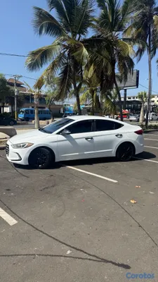 2018 Hyundai Elantra — foto 5 / 10