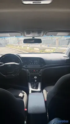 2018 Hyundai Elantra — foto 6 / 10