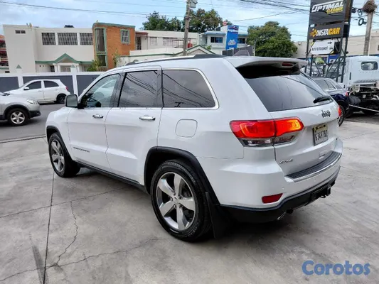 2014 Jeep Grand Cherokee — foto 7 / 10