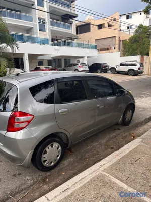 2010 Honda Fit — foto 2 / 12
