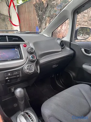 2010 Honda Fit — foto 9 / 12