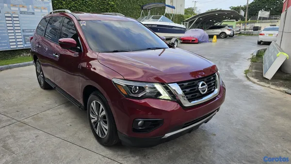 2018 Nissan Pathfinder — foto 2 / 10