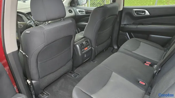 2018 Nissan Pathfinder — foto 4 / 10