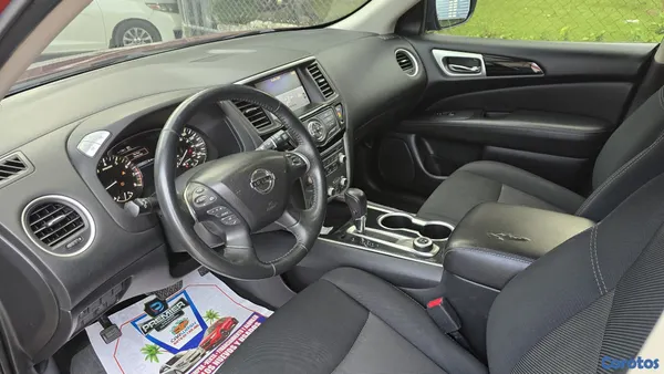 2018 Nissan Pathfinder — foto 7 / 10