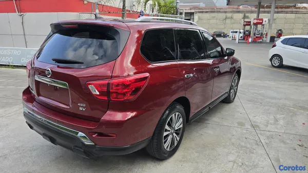 2018 Nissan Pathfinder — foto 9 / 10