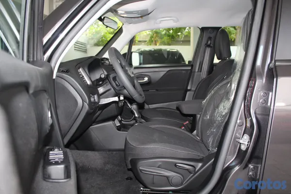 2026 Otra Jeep Renegade Sport — foto 6 / 11