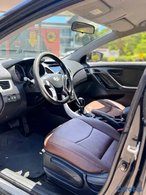 2014 Hyundai Avante — foto 7 / 9